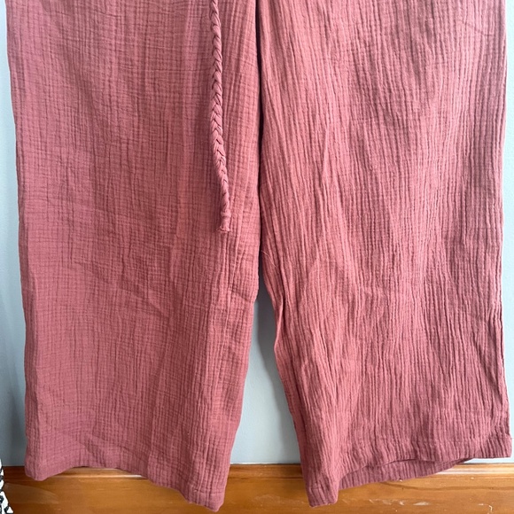 Universal Thread Women’s Gauzy Pull-on Sleeveless Jumpsuit Size Small Belted - Picture 6 of 8